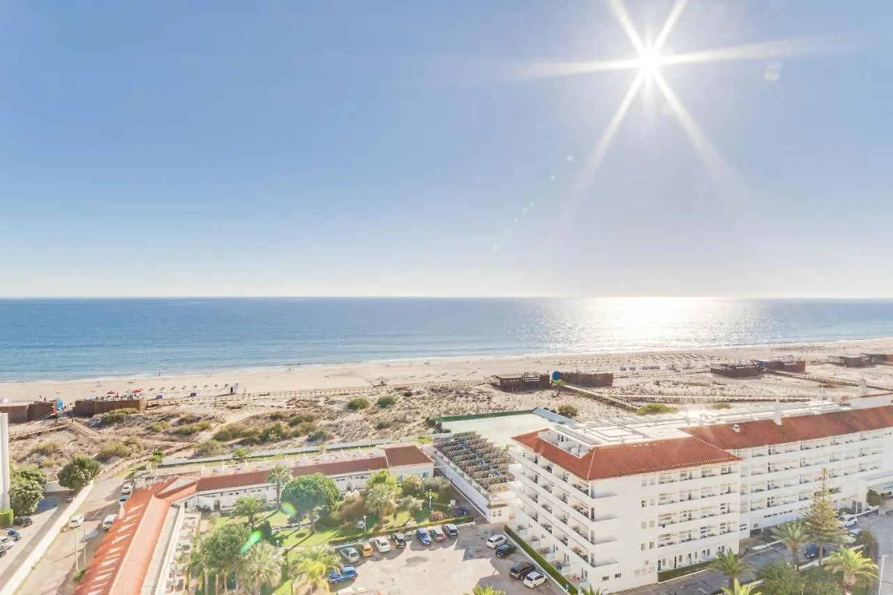 Yellow Praia Monte Gordo 4*,