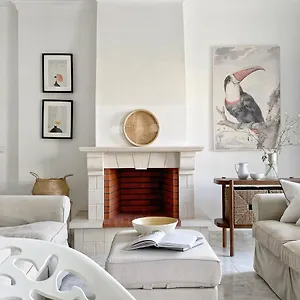 Apartment Stylish 3 Bedroom Close To The