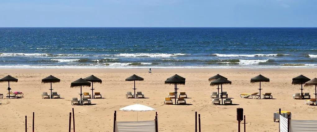 Yellow Praia Monte Gordo Hotel