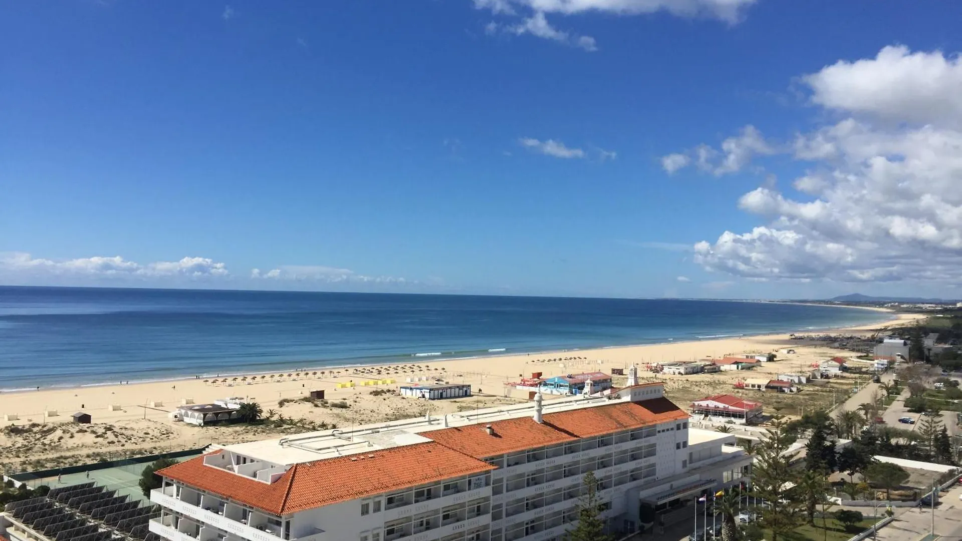 Yellow Praia Monte Gordo Hotel