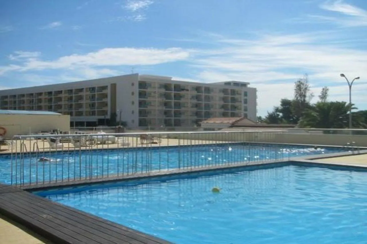 Yellow Praia Monte Gordo Hotel